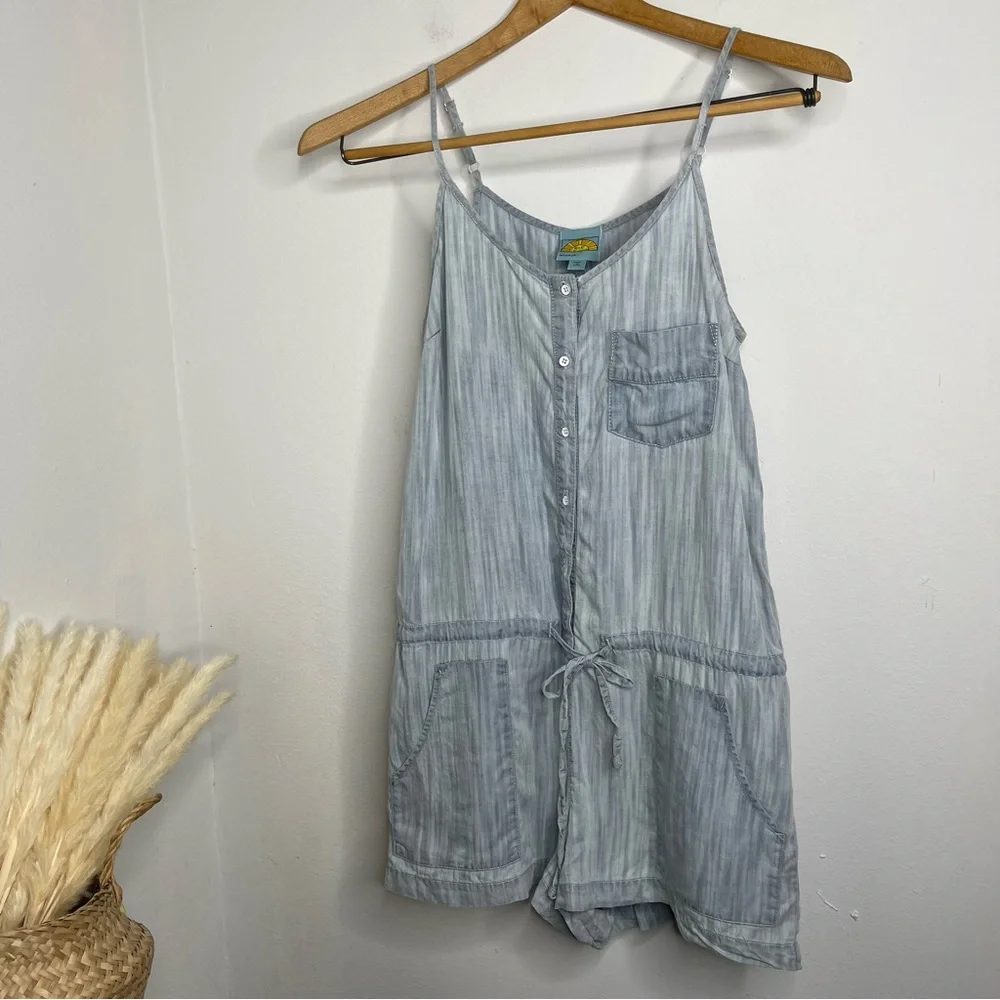 C&C California Surf Wash Chambray Romper Size S